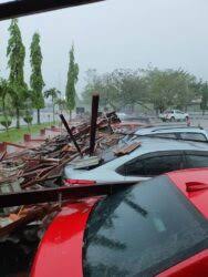 Waktu melawat pesakit di hospital teluk intan: 15 Kereta Dihempap Bumbung Parkir Runtuh Di Hospital Teluk Intan Utusan Digital