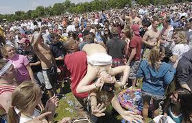 They may be used so that we can show you our advertisements on third party sites, measure the effectiveness of those advertisements, or exclude you from display advertising. The Drunken Mayhem Of The Preakness Infield 25 Pics Izispicy Com