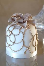 Rachelles Mini Cake Gold Mini A Gorgeous Taupe And Gold Cake With Sugar Flower Mini Cakes Mini Wedding Cakes Tiny Cakes