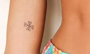 Tatuajes Que Simbolizan Fuerza Y Amor Los Conoces Tatuaje De Fuerza Tatuaje Simbolo De Fuerza Tendencias De Tatuajes