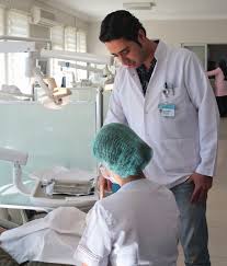 Sırada yer aldığını, diş hekimliği fakültesi'nin uluslararası sağlık turizmi sertifikasına sahip olan tek devlet üniversitesi olduğunu, ziraat. Dis Eti Kanamasi Ve Agiz Bakiminin Onemi