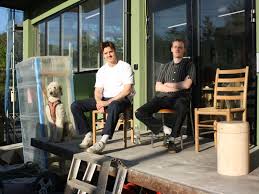 Det er kanskje i nedgangstider at folk gjerne starter kontor. Du har liksom  ikke så mye annet valg