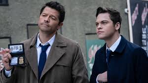 The first season of supernatural by the wb consists of 22 episodes that aired on tuesdays at 9pm est for the first 16 episodes, before moving to thursdays at the same time. Supernatural Season 15 Episode 15 Gimme Shelter Review Den Of Geek