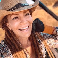 Kellie Farley's Instagram, Twitter & Facebook