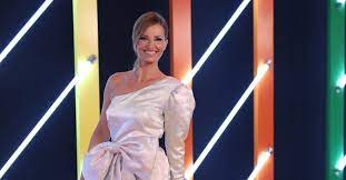 No estúdio montado no 'altice arena' está um painel de 100 jurados para avaliar a participação dos. Cristina Ferreira Acertou E Arrasou Com Um Vestido Curto Em All Together Now