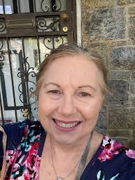 A two-faced look by MUA Tiffany for the #GlowUp Episode 3 challenge.