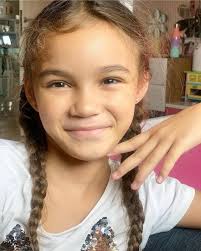 10 Photos of Chloe Lynch, Melaney Ricardo's Beautiful Daughter and Child  Model