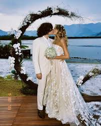 Like, when do you let go? Joao Figueiredo Shows Wedding Photo With Sasha That Will Always Be The Case Ruetir