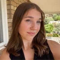 Elizabeth Carlin's Instagram, Twitter & Facebook