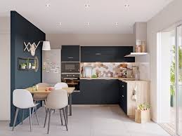 Petite Cuisine Bleue Et Bois Optimisee Cuisine Contemporaine Cuisine Noire Cuisine Sur Mesure