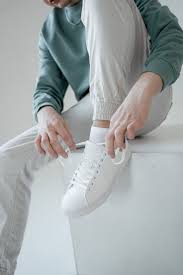 The answer is 8 1/2 inches equals 21.59 cm all in one units converter to calculate a inch value to the corresponding value in cm, just multiply the quantity in inch by 2.54 (the conversion factor). Find Your Shoe Size In Inches