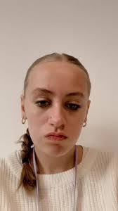 Chloe Dailey's Instagram, Twitter & Facebook