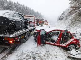 Die politik ruft nach längeren und härteren verboten für die menschen in unserem land. Balingen Schnee Auf Strassen Sorgt Fur Unfalle Balingen Umgebung Schwarzwalder Bote