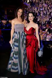 Dita von teese married marilyn manson back in 2005, but they split two years later. Dita Von Teese Oozes Glamour In A Plunging Scarlet Gown Daily Mail Online