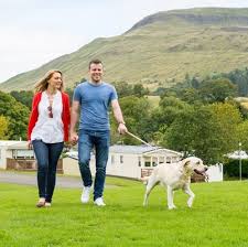 3 or 4 day short breaks or 7 day group skiing holidays completely flexible Campsie Glen Holiday Park Glasgow