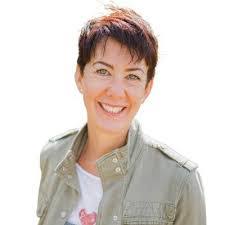 Laura Wingert's Instagram, Twitter & Facebook