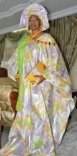 2017 robes africaines pour les femmes fashion design.mode africaine moderne, mode africaine bazin, modele tenue. Top Bazin Chic Les Nouveautes Modeles Facebook Et Vip Facebook
