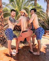 Former nickelodeon star drake bell poses shirtless for flaunt magazine. Cake Cake Cake Vlog Squad Zane Liza And David