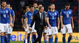 Repubblica italiana reˈpubːlika itaˈljaːna), is a country consisting of a peninsula delimited by the alps and several islands surrounding it. Selecao Da Italia Tem Palmieri Volta De Verratti E Baixa De Balotelli