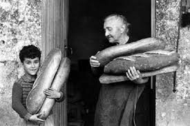 A Vintage Photo Bread Delivery Photos Photos Anciennes Noir Et Blanc