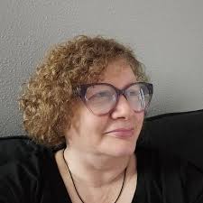 この子たちの多くは、受け入れとサポートなしでは成人式にたどり着けません。 何かがおかしいと感じて自ら命を奪う人もいる。彼らはこの世界には居場所がない。  そしてあなたみたいな人は、多分それでいいと思う。