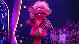 Please only refer to contestants by their masked persona. The Masked Singer Monster Und Co Kuscheltiere Wo Kann Man Sie Kaufen Kino De
