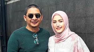 Sobat juga bisa langsung melihat kunci gitar ungu di blog ini. Pasha Ungu Terpisah 3 Bulan Dengan Keluarga Karena Covid 19 Tak Boleh Peluk Istri Saat Bertemu Tribunnews Com Mobile