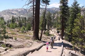 Guide to hiking rainbow falls in mammoth. Rainbow Falls The Main Waterfall In Devil S Postpile Nm