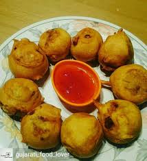 Via Gujarati Food Lover Tag Your Vada Lover Friends Homemade Bateta Vada Garama Garam Bateta Vada In Cold Winter Day Food Lover Food Gujarati Recipes