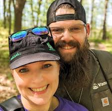 Posting this anonymously because i normally don't make posts like this. I  just want to warn you guys about a baker who is using false advertising for  her goods. As pictured is