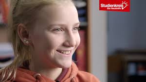 Stina (12): Dank Englisch-Nachhilfe wieder mehr Zeit für Hockey