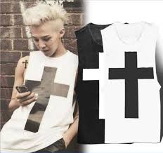 Mit fünf jahren wurde er teil einer kindergruppe, little roora, mit der er 1993 ein weihnachtsalbum veröffentlichte. Bigbang G Dragon Tank Top Exo Vest Crooked Mv Cross T Shirt Tanktop Kpop Gd Tee Jk Wish