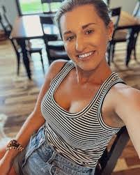 Brooke Ricker's Instagram, Twitter & Facebook