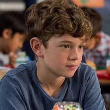 ŁÓDŹ, AKTOR DZIECKO** Cześć wszystkim! Do etiudy reżyserskiej Szkoły  Filmowej w Łodzi szukamy 10 LETNIEGO CHŁOPCA! 👦🏻 Na czym nam zależy? 💫 *  aby chłopiec wyglądał na ok.10 lat * był z