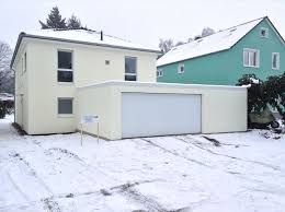 Fertiggarage Mit Stauraum Fertiggaragen Moderne Garage Garagenbau