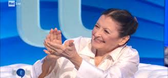 La danza talvolta è astinenza! Carla Fracci La Grande Ballerina Diventa Un Franc Carla Fracci Bfn It