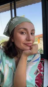 İstanbul’dan Ege’ye taşınalı 5 gün oldu. Çok fazla kişiyle süreçle ilgili  konuşuyorum. Aslında gitmek isteyen ne kadar çok kişi var. Herkesin  korkularını ben de çok yaşadım açıkçası. Kaldı ki ben ...