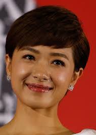 It is particularly ideal for women with sharp features. 50 Korean Hairstyles That You Can Try Right Now
