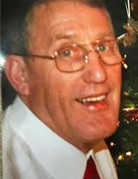 Sarah Lindley's Instagram, Twitter & Facebook