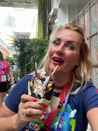 What do 18-20 year olds do after evening shows?