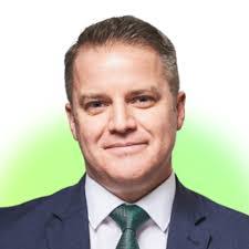 Adrian Peacock's Instagram, Twitter & Facebook