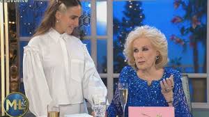 Noticias de mirtha legrand joven. Ambar Sorprendio A Mirtha Legrand