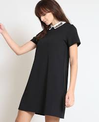 Robe noire pour fille col chemise blanc, manches courtes empiècement dentelle sous l'encolure fermeture par bouton et zip invisible dos. Robe Col Chemise Noir 780826899f08 Pimkie
