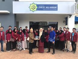 13 years experience in marketing & consulting. Lembaga Zakat Selangor Mais Author On J