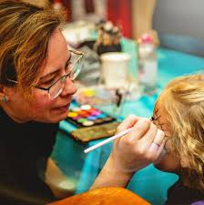 Hello everyone, I'm Mona from Iran , a graduate student at MUN. This is my  second year living in St John's, NL. I hope to find some adventurous and  active friends to