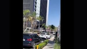 Civiles armados perpetraron un ataque contra personal de la fiscalía general del estado de jalisco, mientras realizaba un recorrido por calles de la colonia la palmira, en el municipio de zapopan. P7f6cd 1lqjt0m