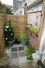 Häufig halten sie sich in verlassenen tunneln von maulwürfen oder wühlmäusen auf, um an ihr futter. Diese Strandhauser Laden Zum Traumen Ein Schweizer Illustrierte Hintergarten Gartendusche Garten