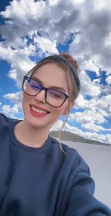 Así es La maldad vuelve a su origen. La envidia al que la siente . Y las  mentiras a quien las a dicho. Pero el amor…. Imagínate