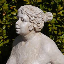 EXNER Women's sculpture Hilda thick lady in stone look garden figure  decoration modern country house : Amazon.de: Garden