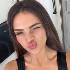 𝒍𝒂𝒅𝒚 𝒃𝒖𝒉 🍓